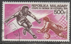 Madagascar   C120     (O)   1973   Poste aérienne