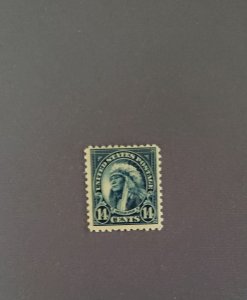 565, American Indian, Mint, Prev Hinged, Tiny Thin, CV $6.00