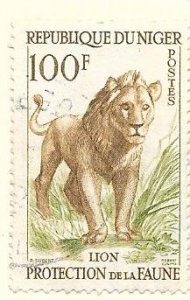 Niger #102 100f  Lion (U) CV$1.10