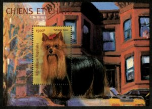 Togo 2002 - Dogs and Cats, Yorkshire Terrier - Souvenir Sheet - Scott 1972 - MNH