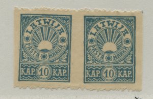 LATVIA  56 MLH PAIR IMPERF VERTICALLY