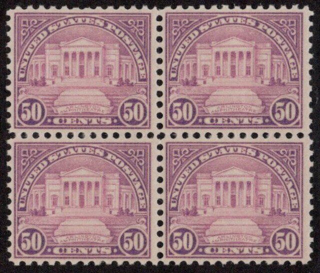 USA SC #701 MNH B4 1931 50c Amphitheater CV $200.00