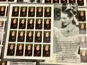 4350  Bette Davis--Legends of Hollywood. Lot of 10 sheets. FV $84.Issued in 2008