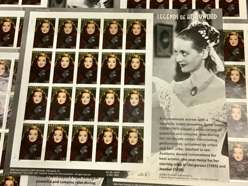 4350  Bette Davis--Legends of Hollywood. Lot of 10 sheets. FV $84.Issued in 2008