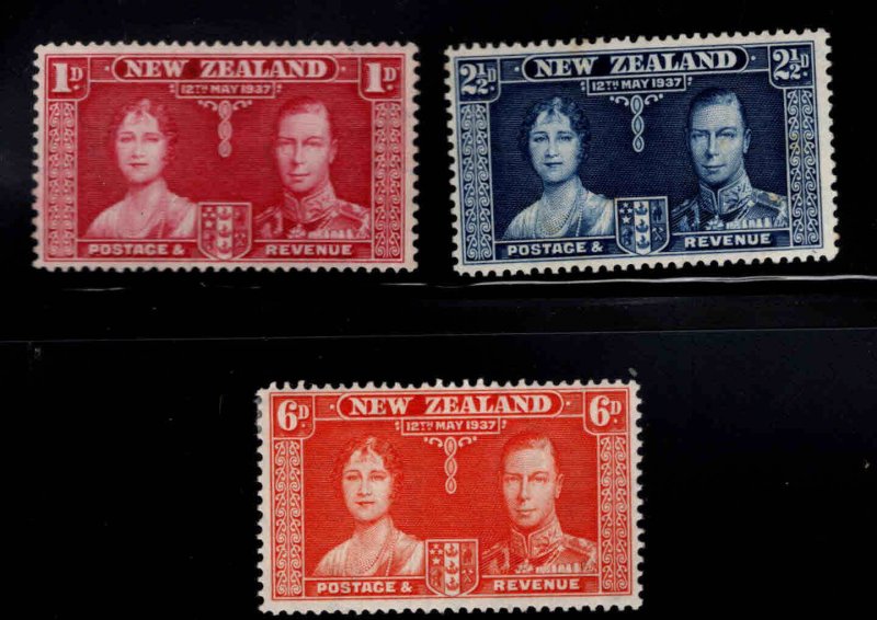 New Zealand Scott 223-225 MH* KGV Coronation set