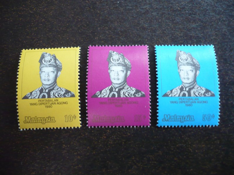 Stamps - Malaysia - Scott# 204-206 - Mint Hinged Set of 3 Stamps