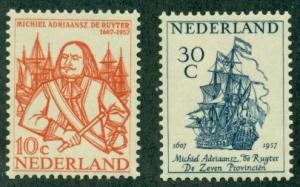 Netherlands #370-371  Mint VF NH  Scott $4.75
