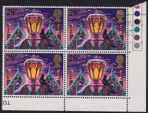 GB - 1983 - Scott #1038 - used corner block of 4 - Christmas