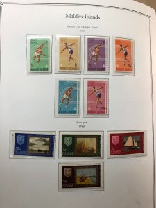 MALDIVE ISLANDS – BEAUTIFUL MINT COLLECTION IN 2 PALO ALBUMS – 421792