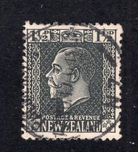 New Zealand 1916 1 1/2p gray black George V, Scott 161 used, value = 60c