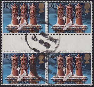 GB - 1984 - Scott #1037 - used gutter block of 4 - Christmas Chimney