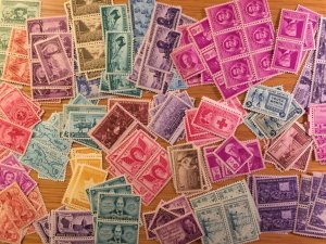 US, 1940'S, MINT NH,  ALL DIFFERENT SINGLES, 30+ STAMP COLLECTION