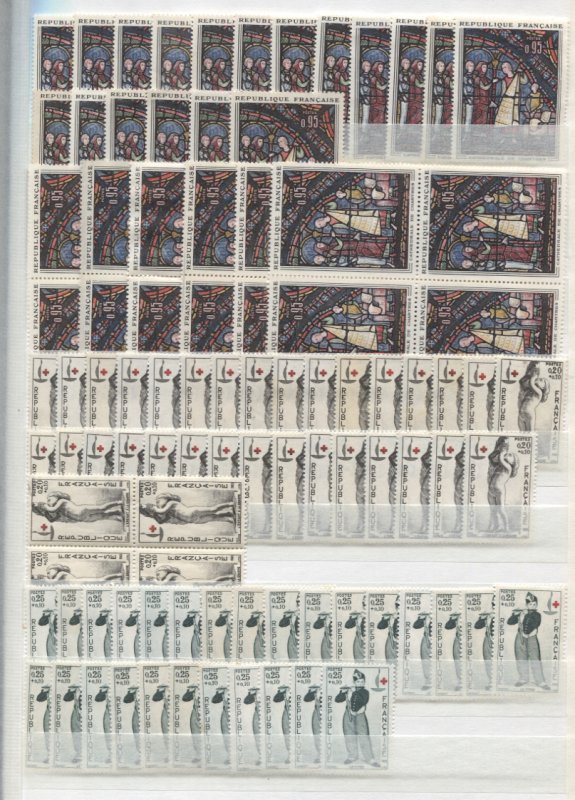 France Accumulation MNH CV$18400.00 1960-1999 Wholesale In 4 Albums