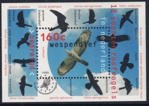 Sc# 888 / 891 Netherlands 1997 Birds of Prey MNH full set with S/S CV $5.35