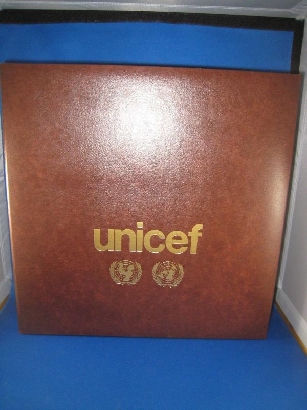 UNICEF 1980 FLAG SERIES FDC ALBUM WITH FDCs & 5 FULL PANES  MNH    (brig)