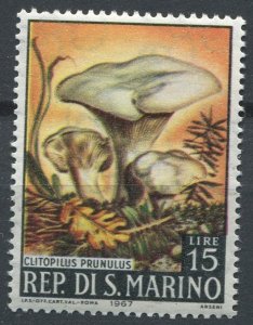 San Marino Sc#666 MNH, 15L multi, Mushrooms (1967) (1967)