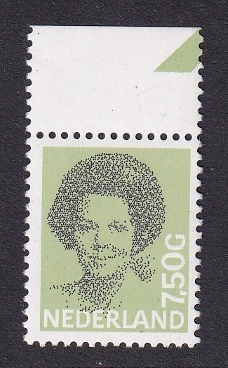 Netherlands  #694  MNH  1990  MNH Queen Beatrix  7.50g