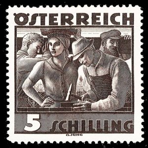 Austria Scott 379 Unused hinged.