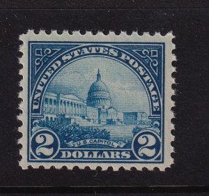 1923 Sc 572 $2 U S Capitol MNH full OG single stamp CV $120 (B