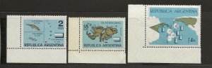 ARGENTINA   SC #  757 - 8   CB02    MNH