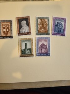 Stamps Vatican Scott #317-22 nh