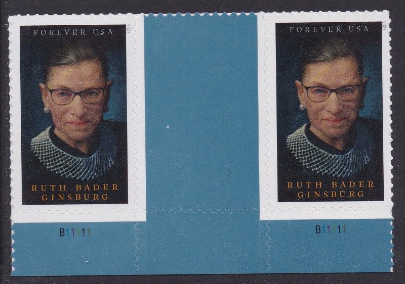 US 5821 Ruth Bader Ginsburg F vert gutter plate pair MNH 2023