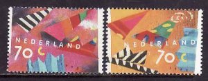 Netherlands-Sc#823-4- id7-unused NH set-Geometric shapes-1993-