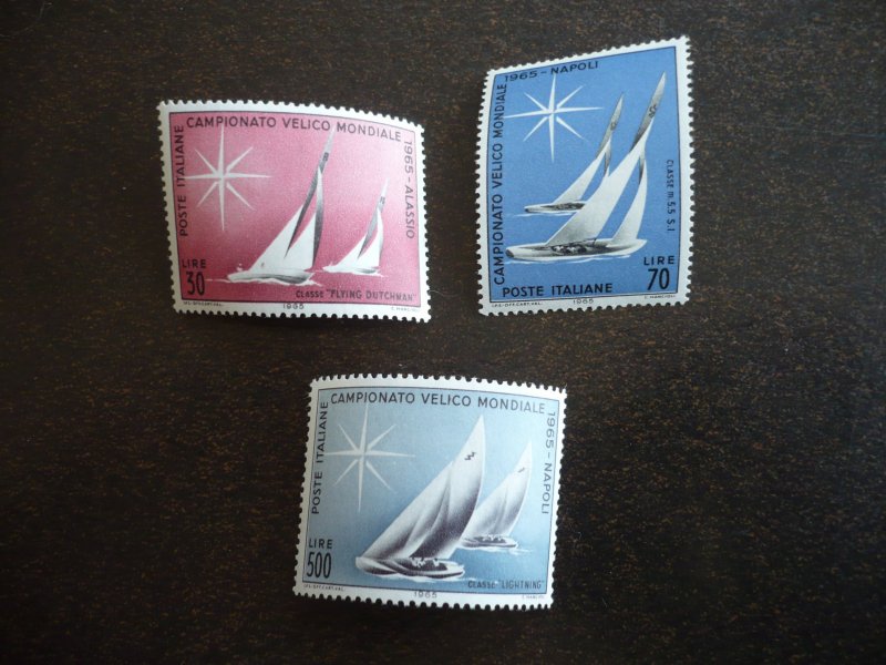 Stamps - Italy - Scott# 910-912 - Mint Never Hinged Set of 3 Stamps