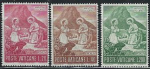 Vatican 420-22MNH 1965 set  (an1486)