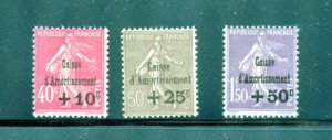 FRANCE SCOTT #B28/30 MINT LIGHT HINGED
