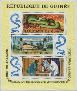 Guinea 1967 Sc C88a Snakes Venom extraction CV $9