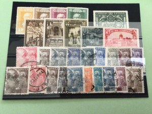 Spain 1930 -1946 mounted mint & used stamps  Ref A8880