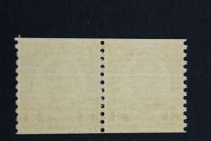 United States #600 Coil Line Pair Mint OG