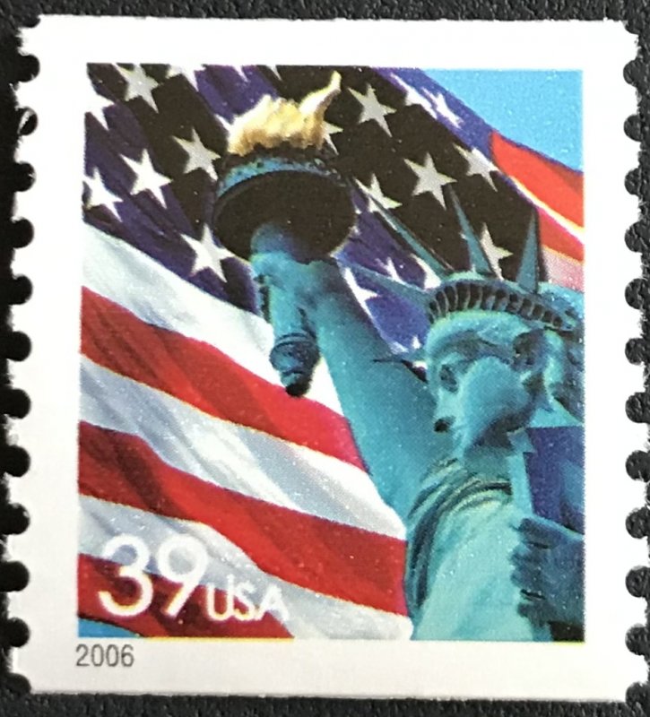 US #3979 MNH Coil Single Statue of Liberty/Flag SCV $1.00