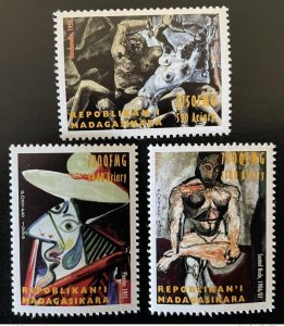 Madagascar 1998/1999 Mi. 2329 - 2331 Pablo Picasso Art painting