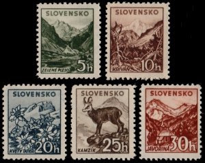 ✔️ SLOVAKIA 1940/1943 - FAUNA FLORA NATURE WM 263 PERF 12½ - SC. 45/49 MNH
