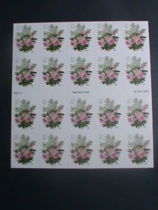 ​UNITED STATES-2004-SC#3836a -LOVELY WHITE-LILACS-& PINK ROSES MNH BOOKLET VF