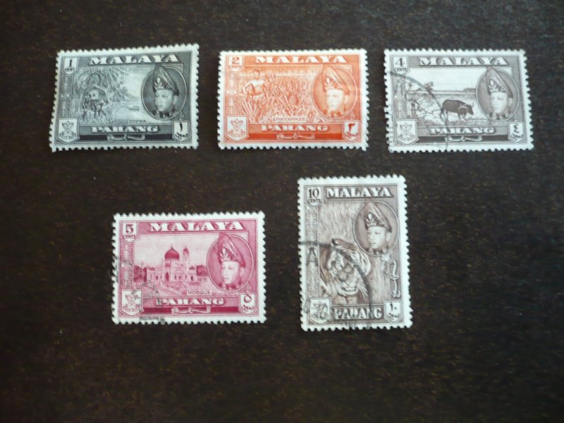 Stamps - Malaya Pahang- Scott# 72-75,77 - Used Part Set of 5 Stamps