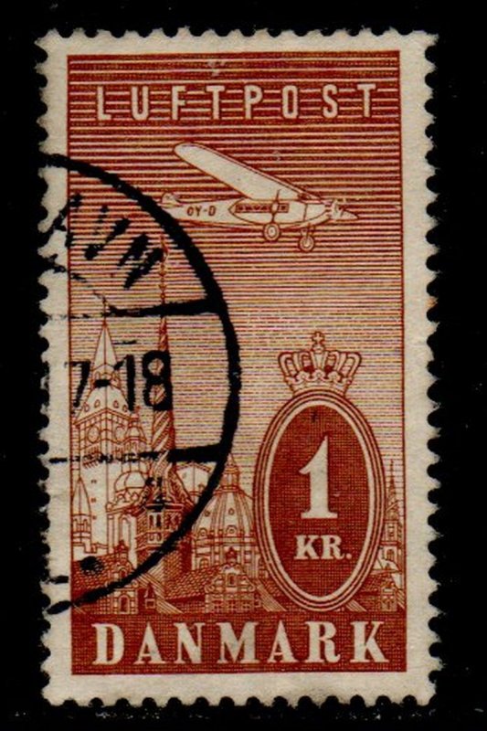 Denmark Sc C10 1934  Kr  Airplane over Copenhagen Airmail stamp used