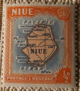 Niue 94 MNH Map Topical Cat $0.25