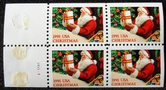 US Stamp #2583a MNH - Santa w/ Present - Pane of 4