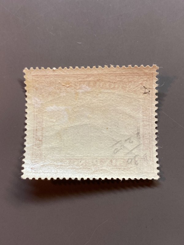 Dominica 30 F-VF MLH. Scott $ 15.00