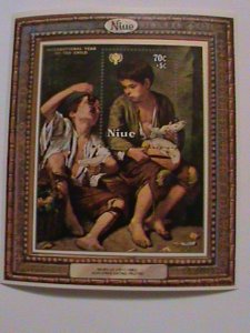 ​NIUE-1980 SC#240a INTERNATIONAL YEAR OF THE CHILD-MNH-S/S VERY FINE  MURILLO-