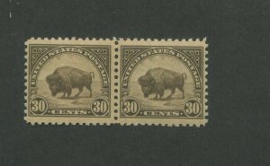 United States Postage Stamp #569 MNH F/VF Pair