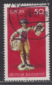 Germany 1212 Boy Selling Copperplate Prints 1976