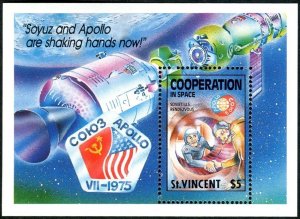 St Vincent 1172 sheet, MNH. Cooperation in Space, 1989. Apollo-Soyuz mission.
