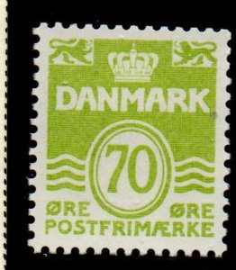 Denmark Sc 498 1977 70 ore apple green wavy lines stamp mint NH