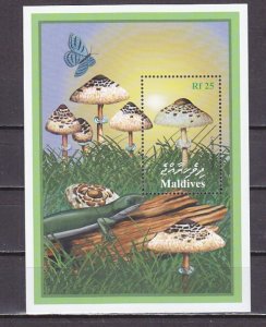 Maldives, Scott cat. 2526. Mushrooms s/sheet.