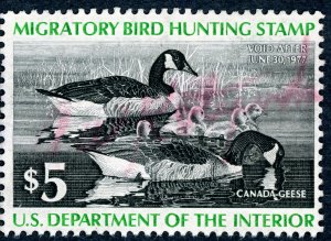 #RW43 – 1976 $5.00 Canada Geese. Used.