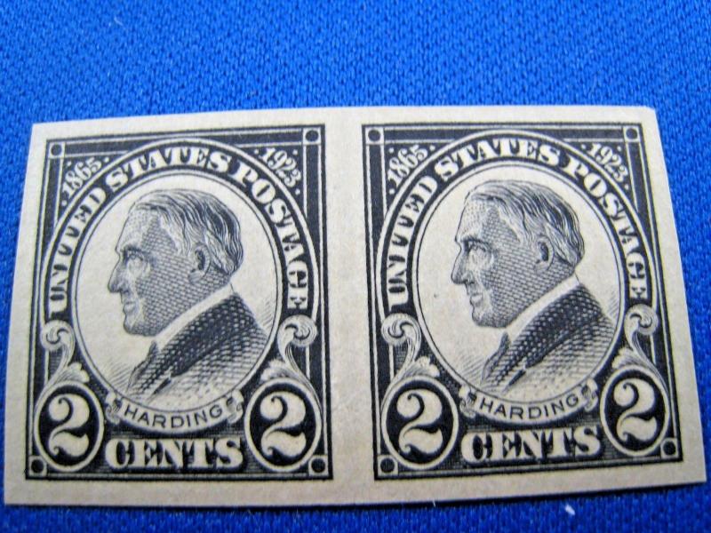 U.S. STAMPS FOR COLLECTORS - SCOTT #611 - IMPERFORATE PAIR - MNH   (kb611)